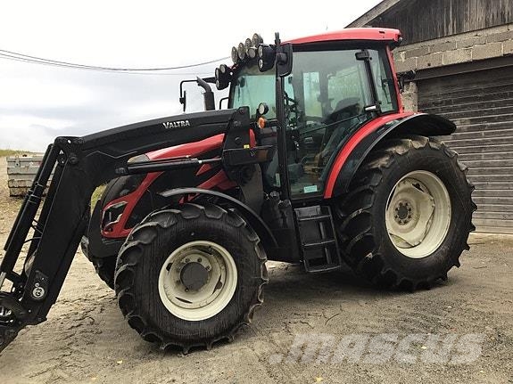 Valtra A115 Traktorji