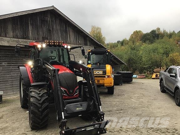 Valtra A115 Traktorji