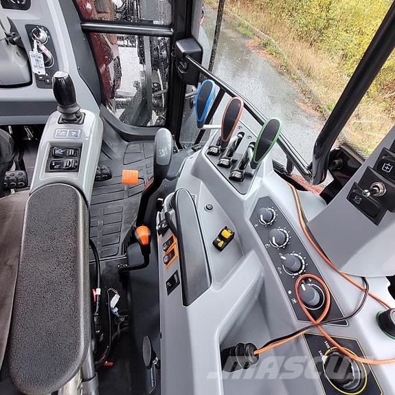 Valtra A134 Traktorji