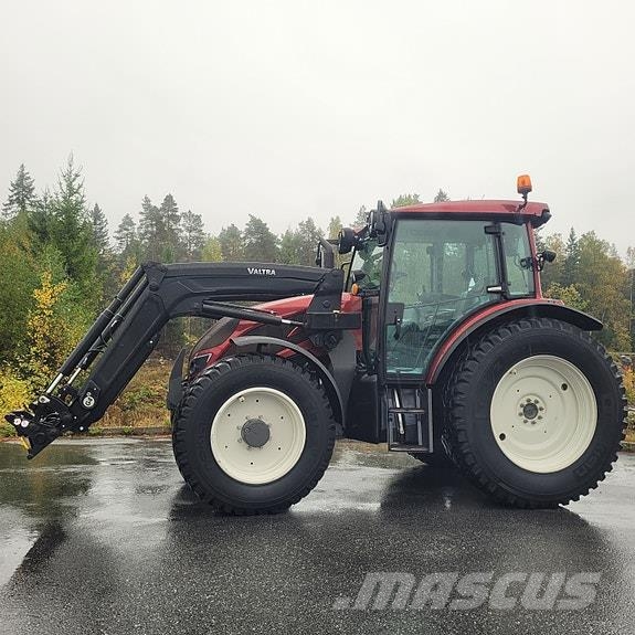 Valtra A134 Traktorji