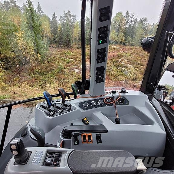 Valtra A134 Traktorji