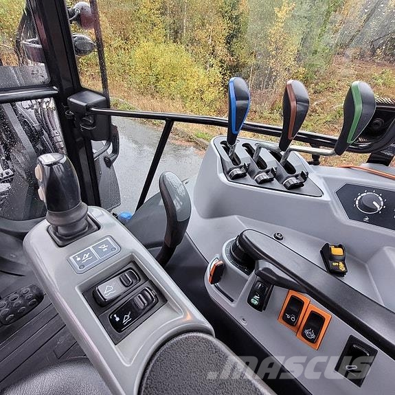 Valtra A134 Traktorji