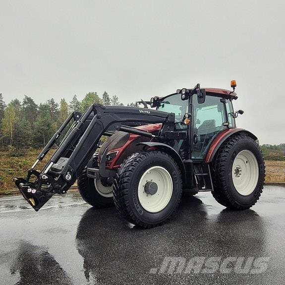 Valtra A134 Traktorji