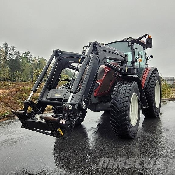 Valtra A134 Traktorji