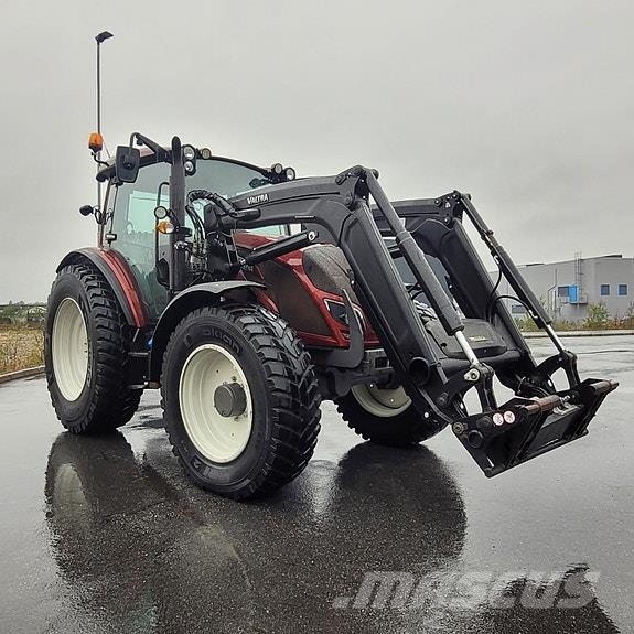 Valtra A134 Traktorji