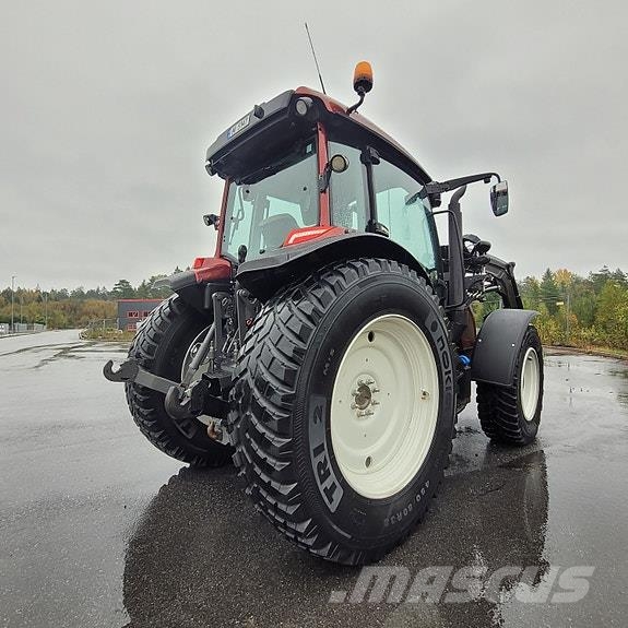Valtra A134 Traktorji