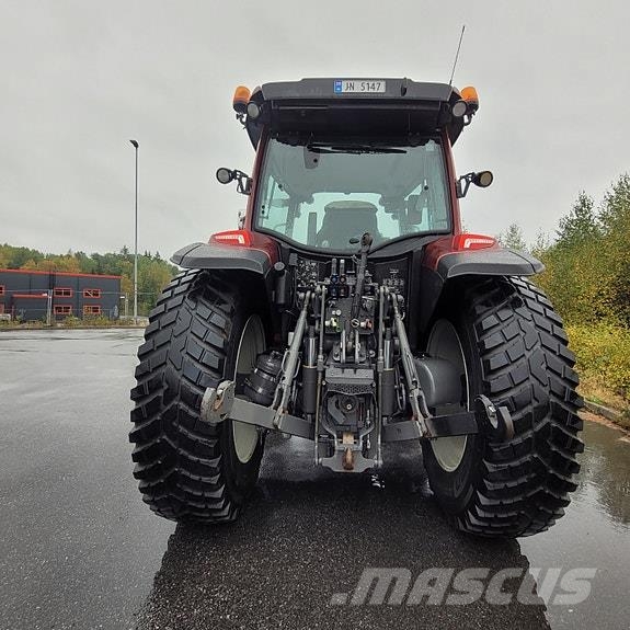 Valtra A134 Traktorji