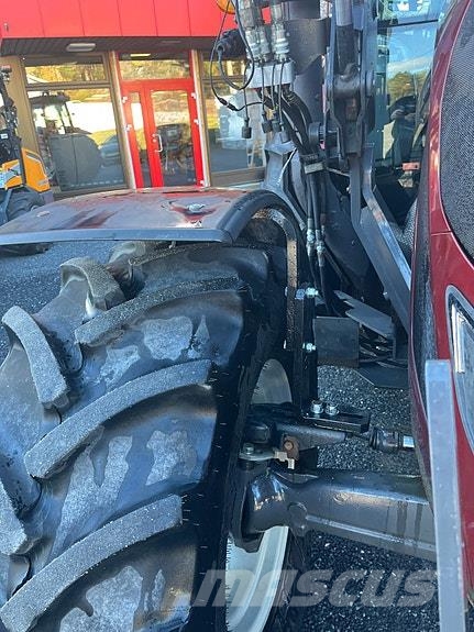 Valtra A134 الجرارات