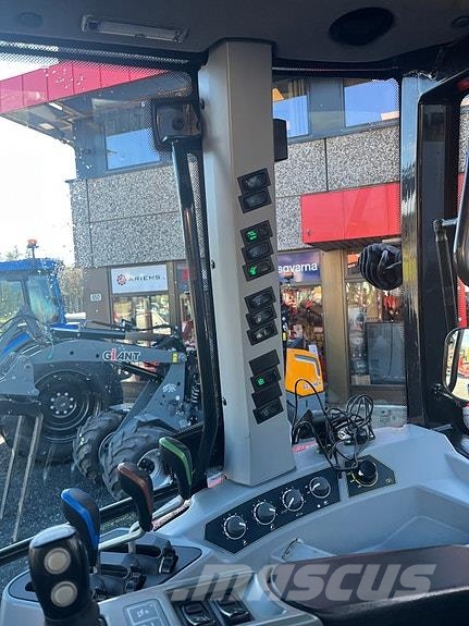 Valtra A134 الجرارات