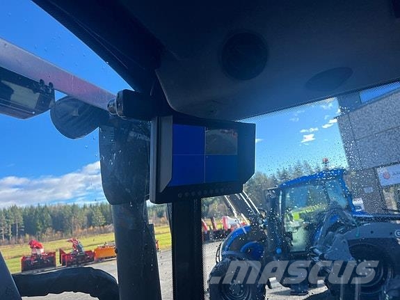 Valtra A134 الجرارات