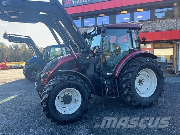Valtra A134 الجرارات