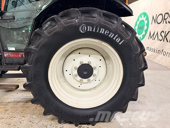 Valtra A95-4 Tratores Agrícolas usados