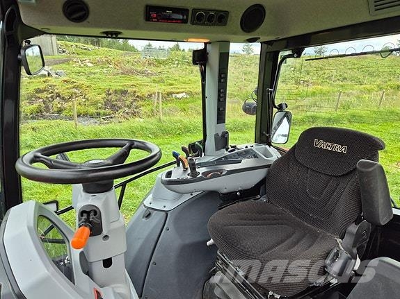 Valtra G105H Трактори