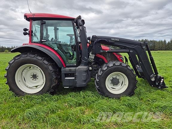 Valtra G105H Трактори