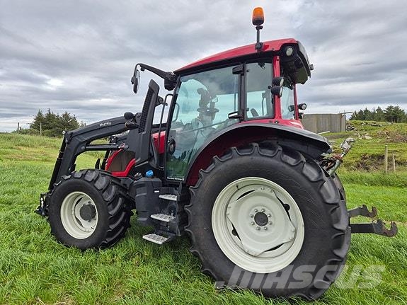 Valtra G105H Трактори