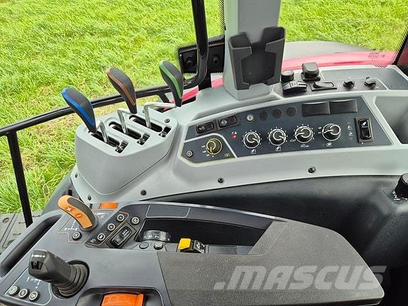Valtra G105H Трактори