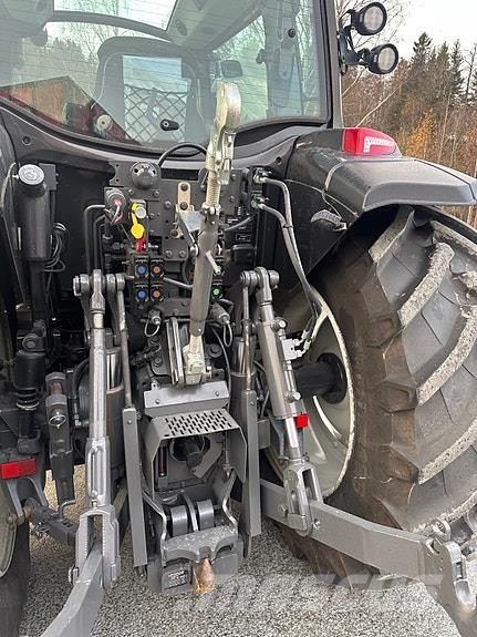Valtra G125 Active Laster, GPS klargjort, fjærende foraks Traktorer