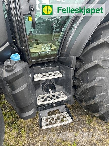Valtra G125 Versu Tractores