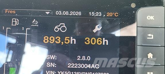 Valtra G135 الجرارات