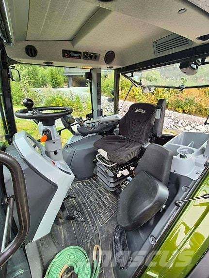 Valtra G135 الجرارات