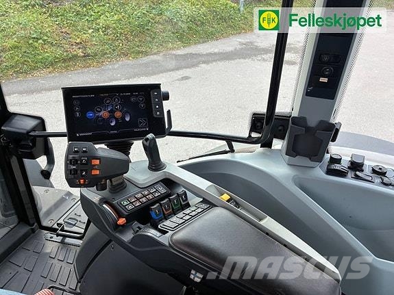 Valtra G135 Unlimited m/Ålø laster Traktori