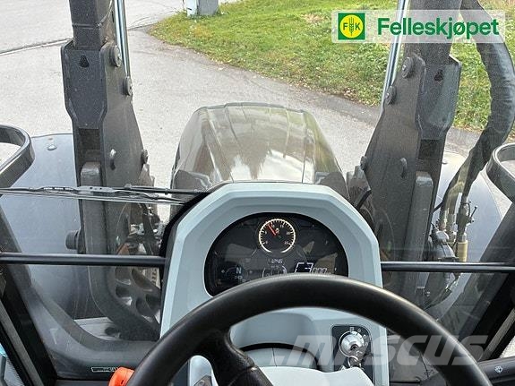 Valtra G135 Unlimited m/Ålø laster Traktori