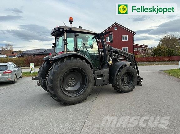 Valtra G135 Unlimited m/Ålø laster Traktori