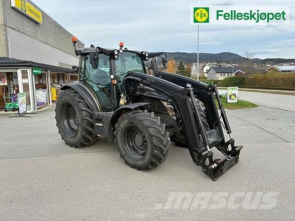 Valtra G135 Unlimited m/Ålø laster Traktori
