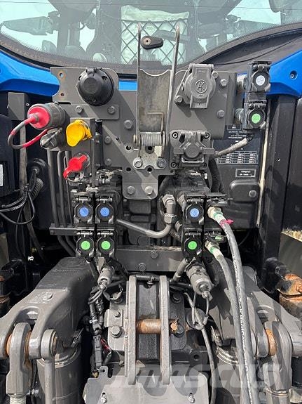 Valtra G135 Versu Traktory