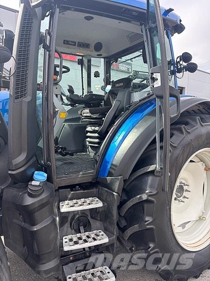 Valtra G135 Versu Traktory
