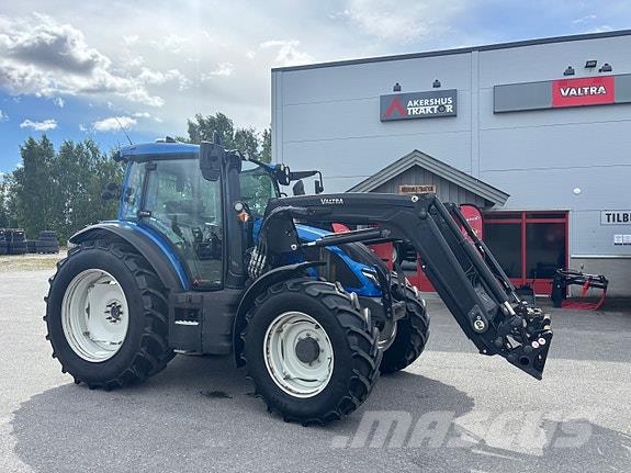 Valtra G135 Versu Traktory