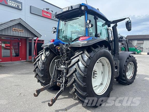 Valtra G135 Versu Traktory