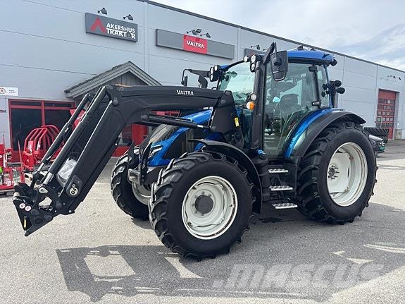 Valtra G135 Versu Traktory
