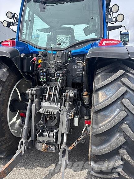 Valtra G135 Versu Traktory