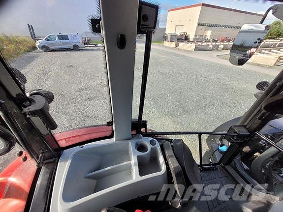 Valtra G135 Versu Laster og Fronthydraulikk Traktorer