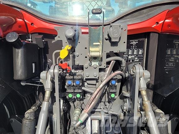 Valtra G135 Versu Laster og Fronthydraulikk Traktorer
