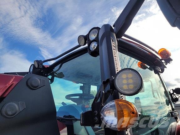 Valtra G135 Versu Laster og Fronthydraulikk Traktorer