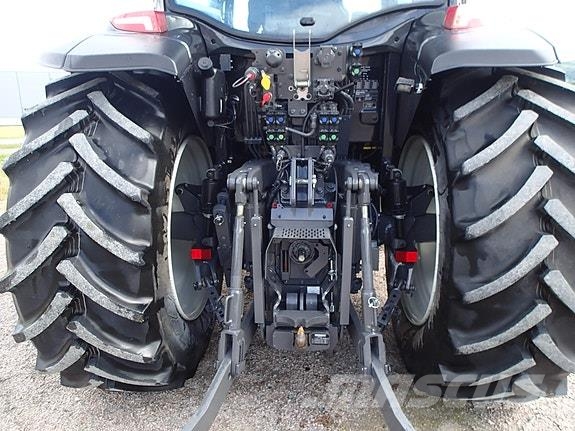 Valtra G135V Tractores