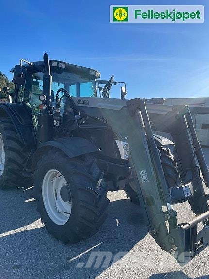 Valtra N123 med laster 50kmt Traktorer