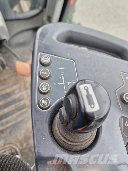 Valtra N124 Tractores