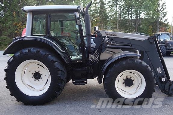 Valtra N141 Adv. Traktorji