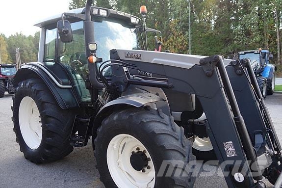 Valtra N141 Adv. Traktorji