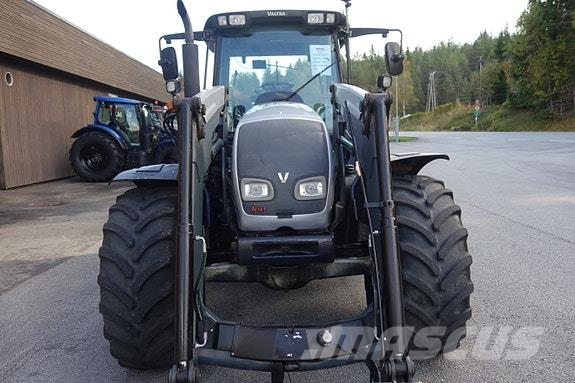 Valtra N141 Adv. Traktorji