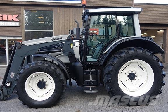 Valtra N141 Adv. Traktorji