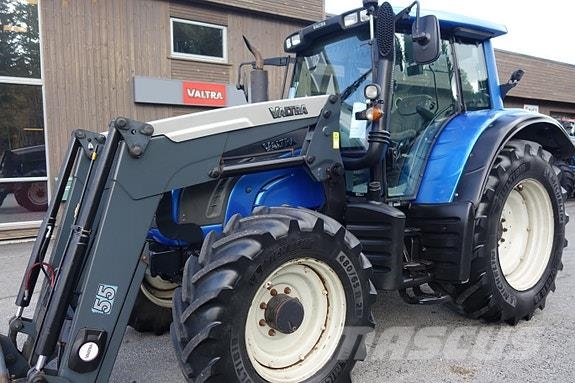 Valtra N142 Versu m/Twin Track トラクター