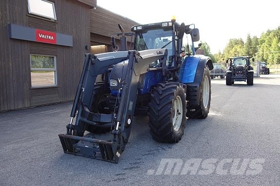 Valtra N142 Versu Twin Track Traktori