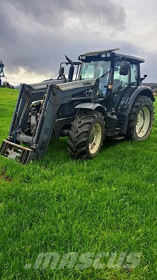 Valtra N163D Traktori
