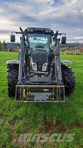 Valtra N163D Traktori