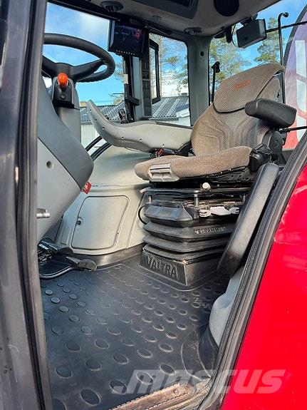 Valtra N163D m/Front PTO og bukbeskyttelse. الجرارات