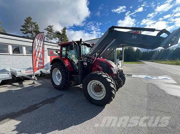 Valtra N163D m/Front PTO og bukbeskyttelse. الجرارات